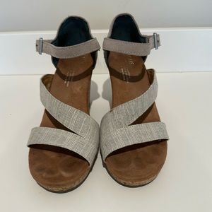 Toms Beige Linen Clarissa Strappy Wedge Cork Heel Sandals Shoes 301115 Women’s 7